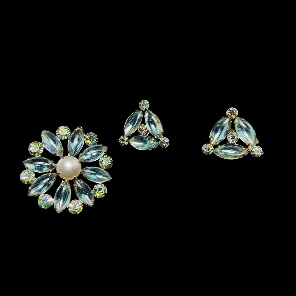 Gold Tone Faux Pearl, Lucite And AB Rhinestone Brooch & Clip On Earrings (5097)